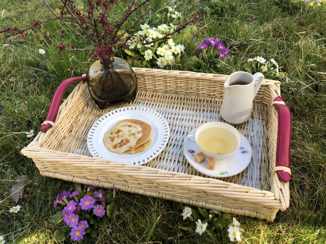 Plateau rectangulaire osier et poignées cuir