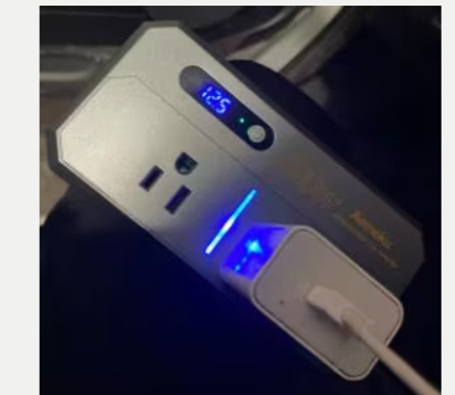 Luxe auto omvormer DC 12V naar 230V van 200 Watt