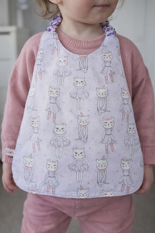 Serviette élastiquée chat danseuse