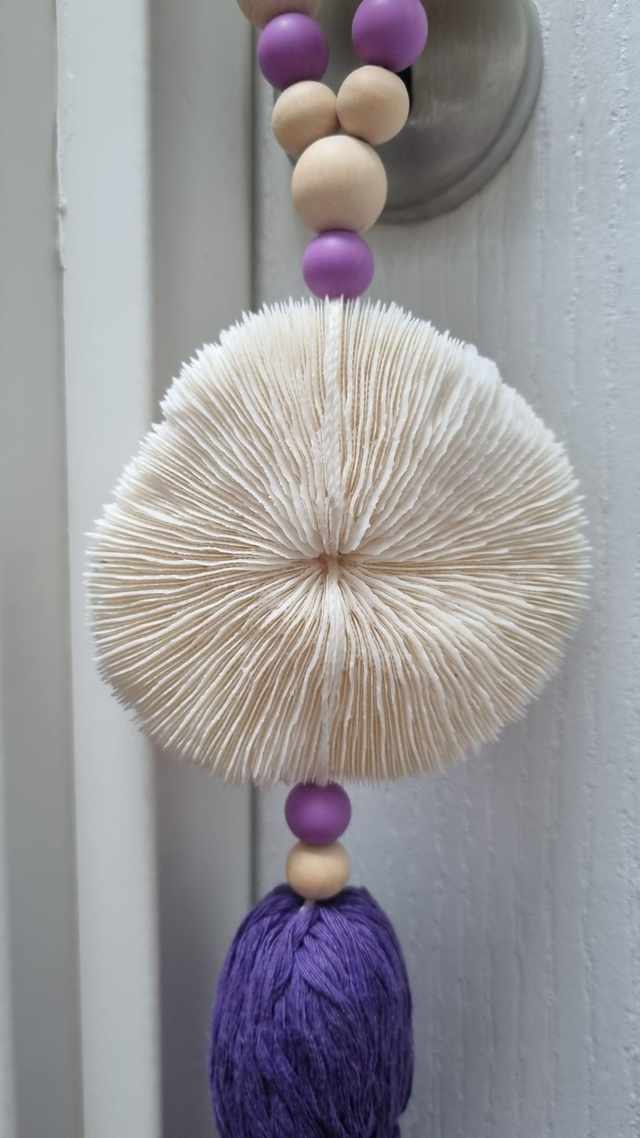 Embrasse corail pompon violet