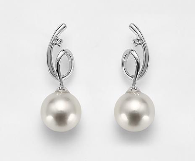 Orecchini Mikiko in Oro 18Kt con Perle e diamanti
