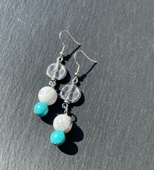 Howlite Perlenohrringe