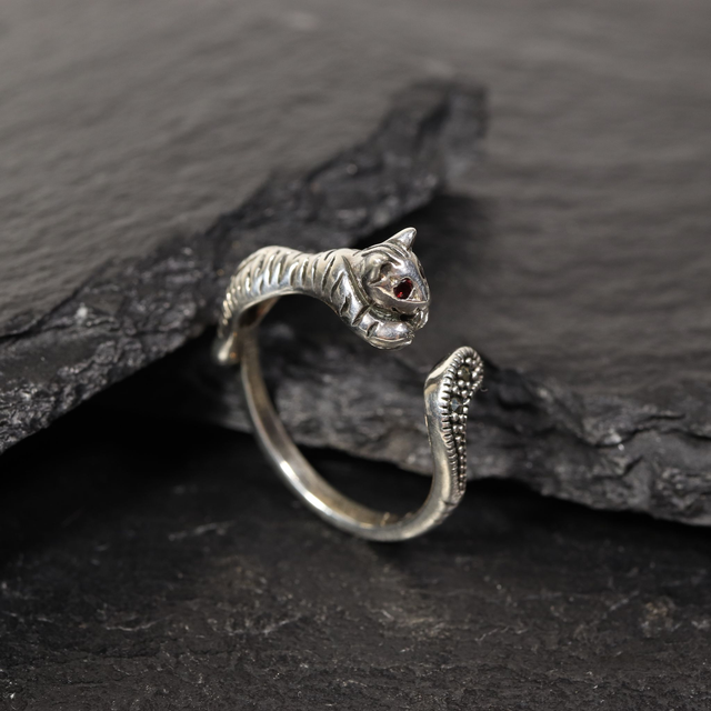 Vintage Sterling Silver 925 Art Deco Style Small Red Round Cut Garnets With Marcasite Gemstone Cat Kitty Design Ring Size N - 6 1/2