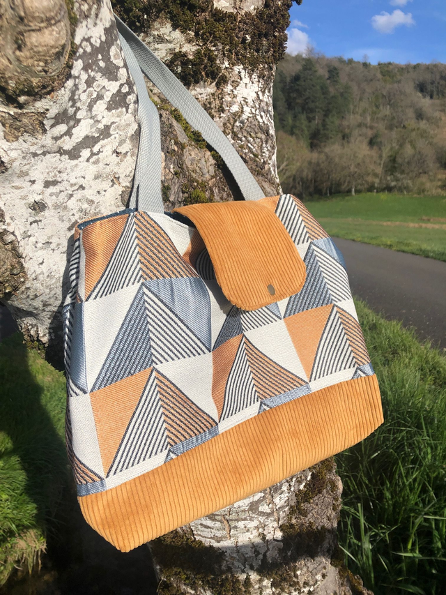 Sac à main en velours ocre