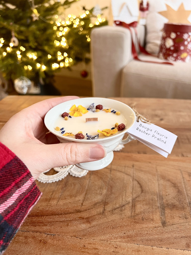 🎄 Bougie Rocher praliné - tasse à thé "bas-relief"