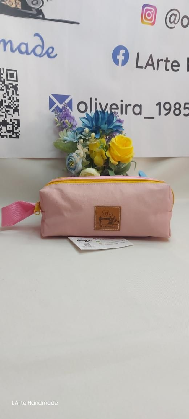 Estojo escolar triplo impermeável 