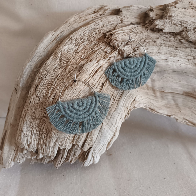 Boucle d&#039;oreille créole macramé argentée