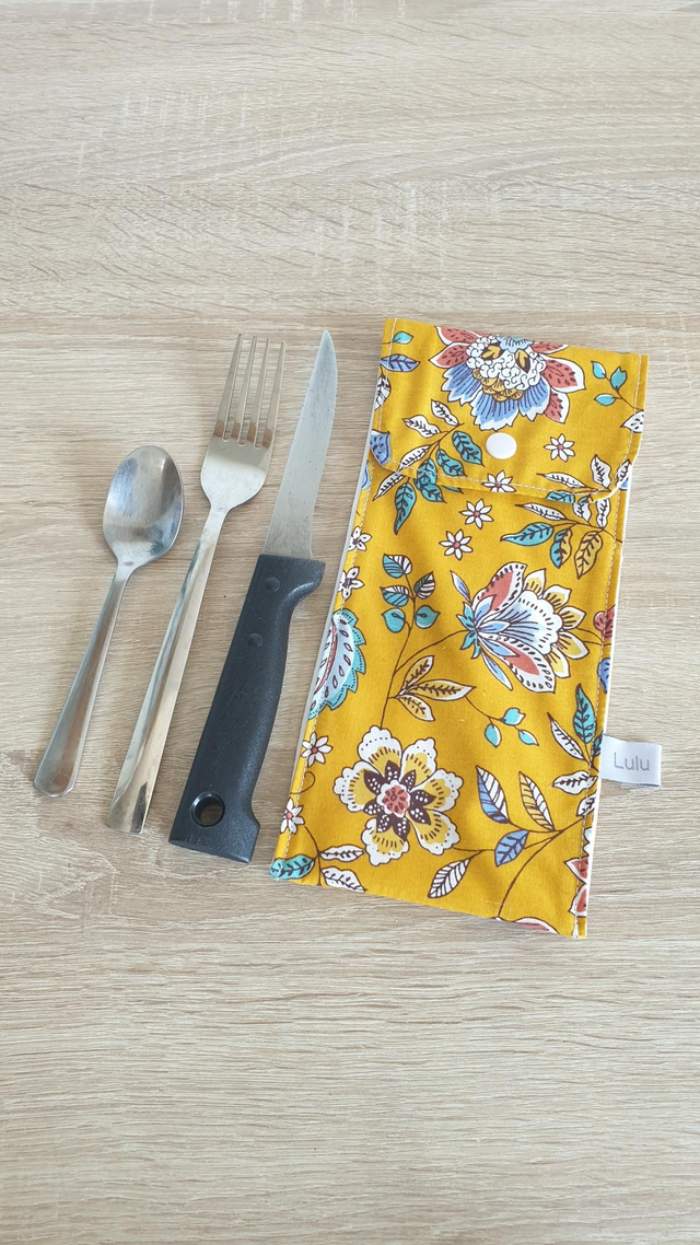 Etui à couverts ou brosse à dents imperméable fleuri jaune