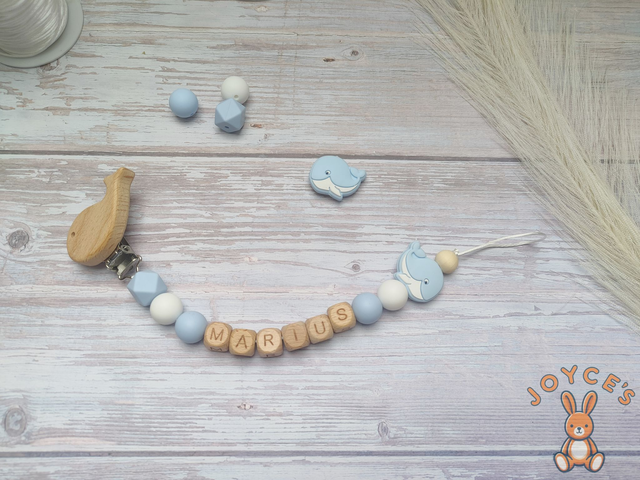 Attache tétine Baleine - Modèle Marius - prénom 6 lettres max