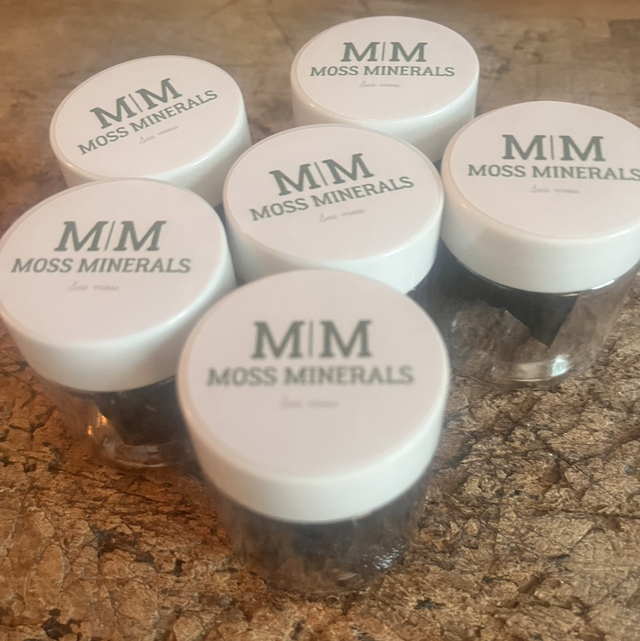 Solid shilijat resin 