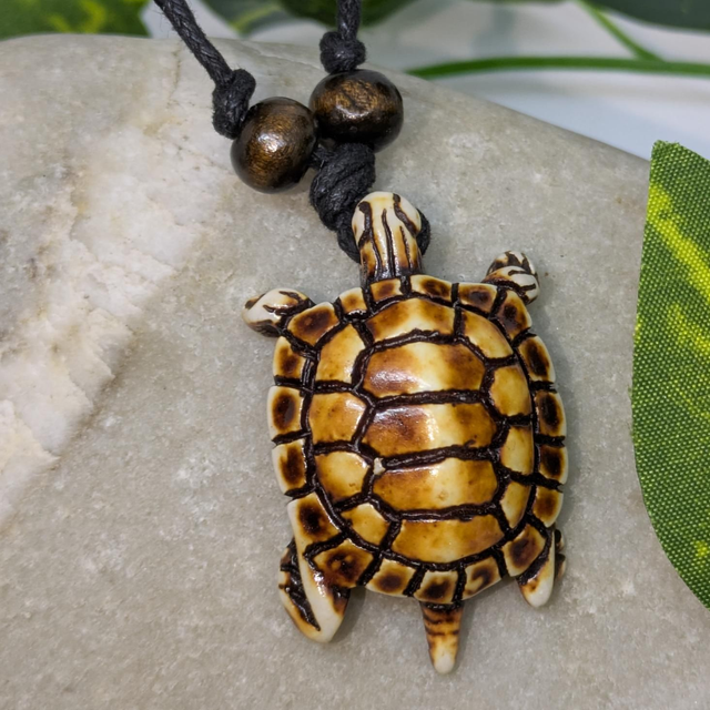 Collier &quot;Coque&quot; tortue TOR-006