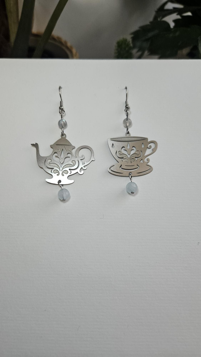 Paire de boucles théière et tasse de thé labradorite aigue marine