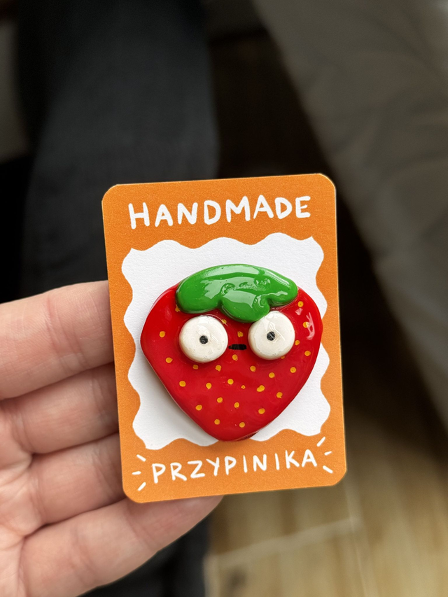 Truskawka 🍓 - Przypinka
