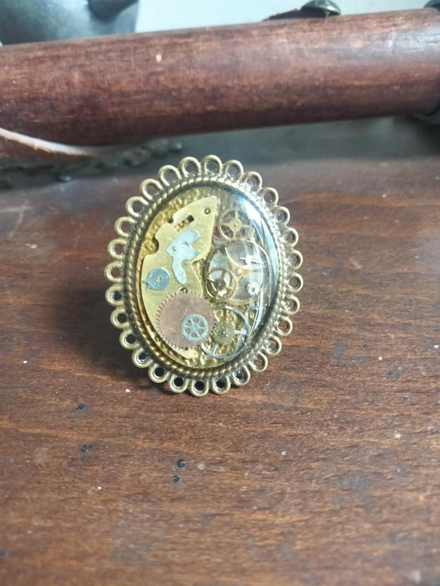 Bague réglable forme ovale couleur bronze inspiration steampunk 