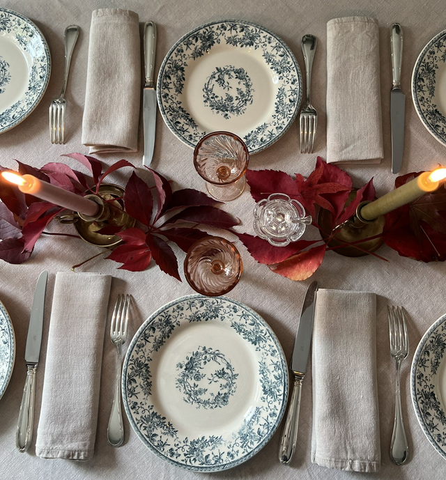 BOUQUETS DE ROSES - Suite de 6 assiettes plates signées Gien - Terre de Fer