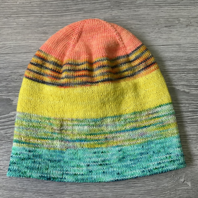 'Chaos rainbow' - Reversible hand-knit hat