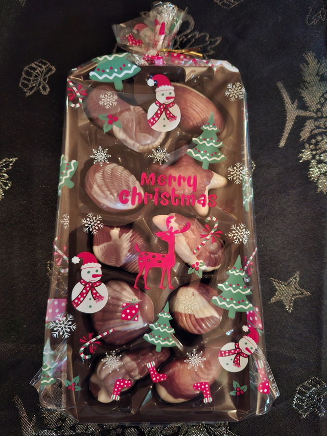 Fruits de mer en chocolat au lait & praliné