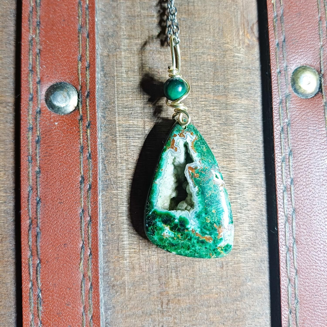 Simplicité malachite druzy