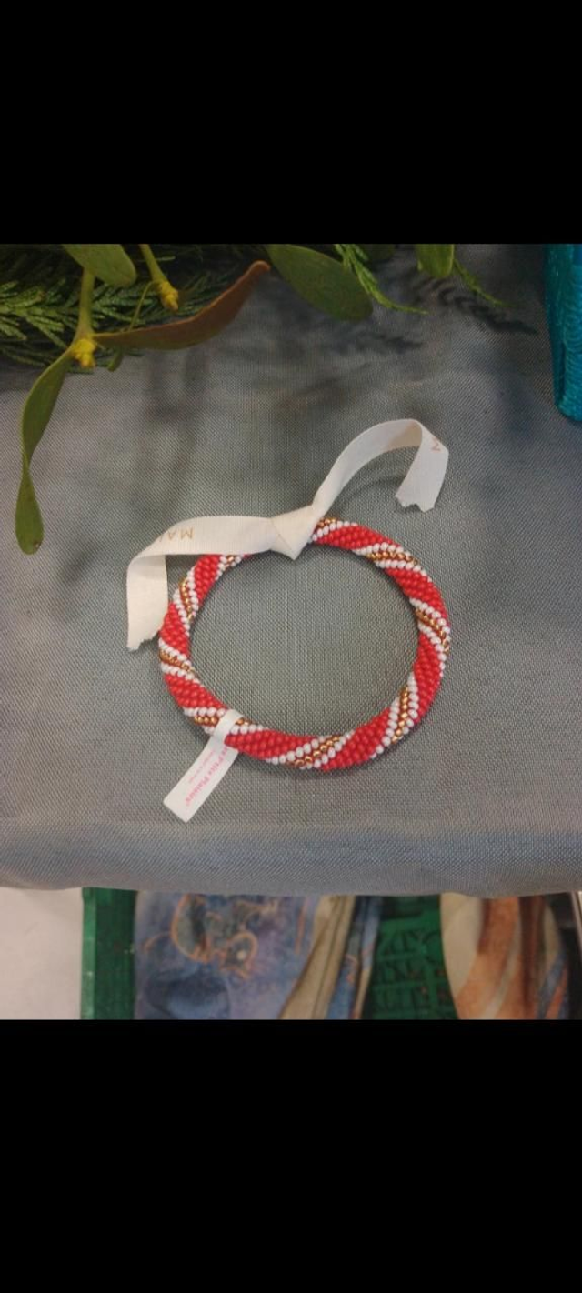 Bracelet rouge et blanc, perles tissées main