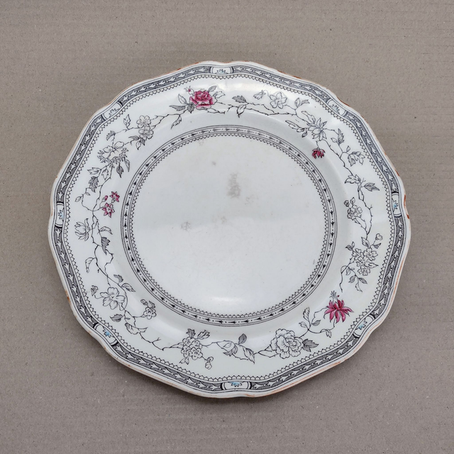 Jessamine by Royal Cauldon | Victoriaans Lunchbord (diameter 22,0 cm | hoogte 2,5 cm) Reg.no. 652120 in Creme met Bloemdecor | Antiek - 1914