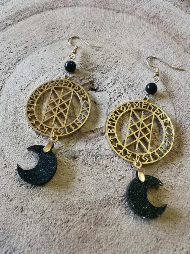 Wyrd &amp; runes dorées , lunes paillettes