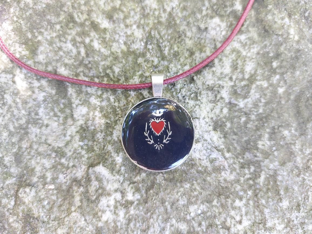 Pendentif coeur noir
