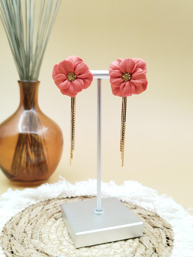 Boucles d&#039;oreilles &quot;Capucine&quot; Corail et Pampilles Dorées Amovibles 
