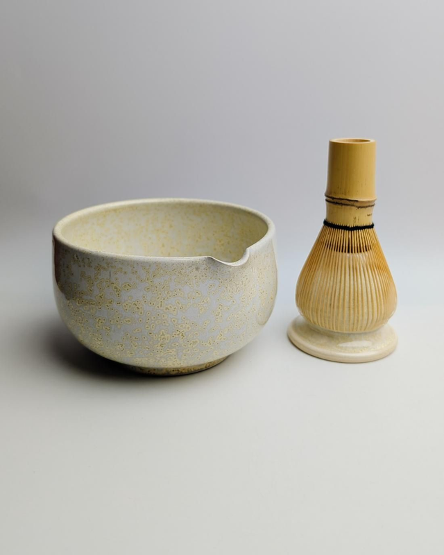 Zestaw katakuchi, chasentate i chasen "szalka Petriego"