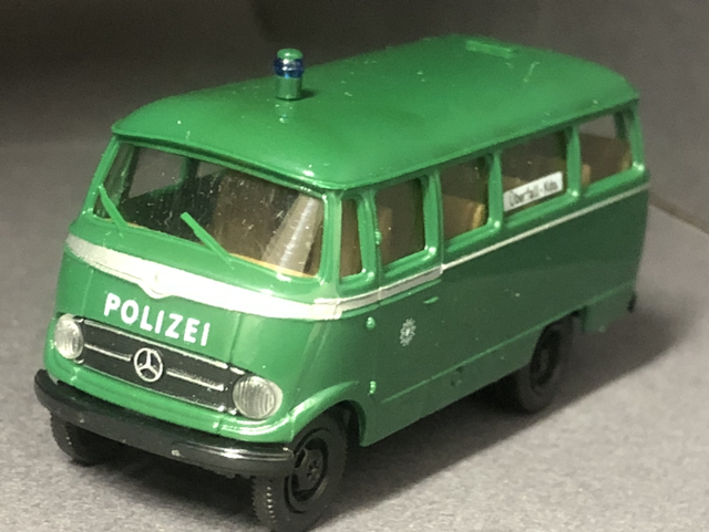 Mercedes Benz Bus Polizei Überfall Brekina 1:87