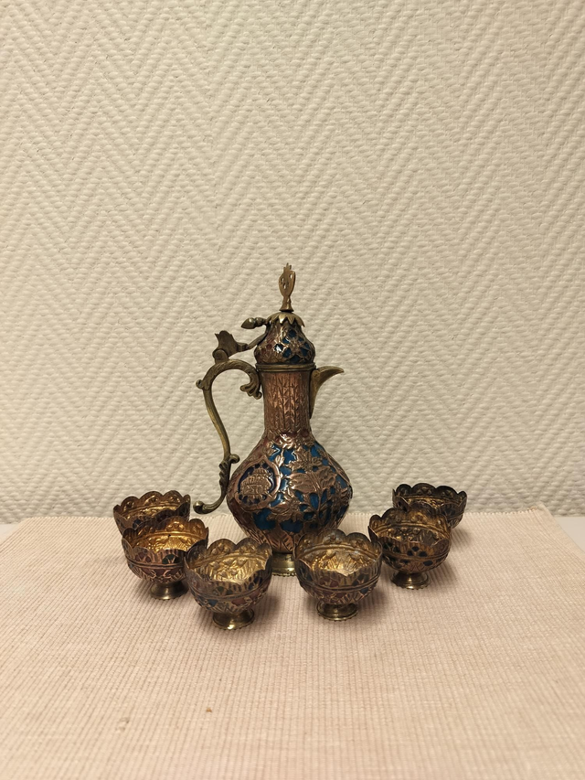 Itämainen pieni kannu + 6 kuppia #155