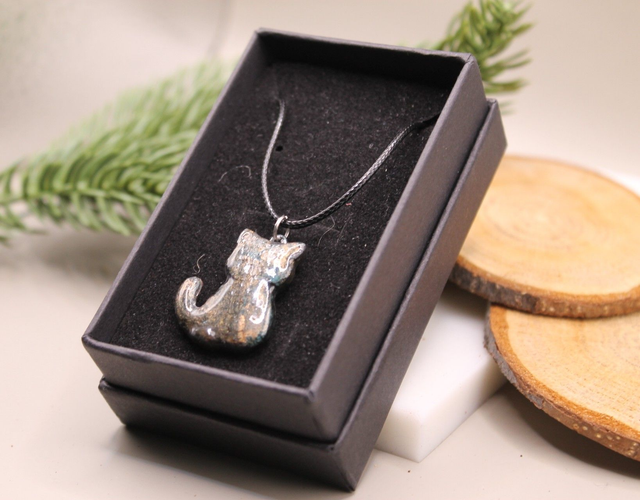 Kaulakoru -  Musta Kissa