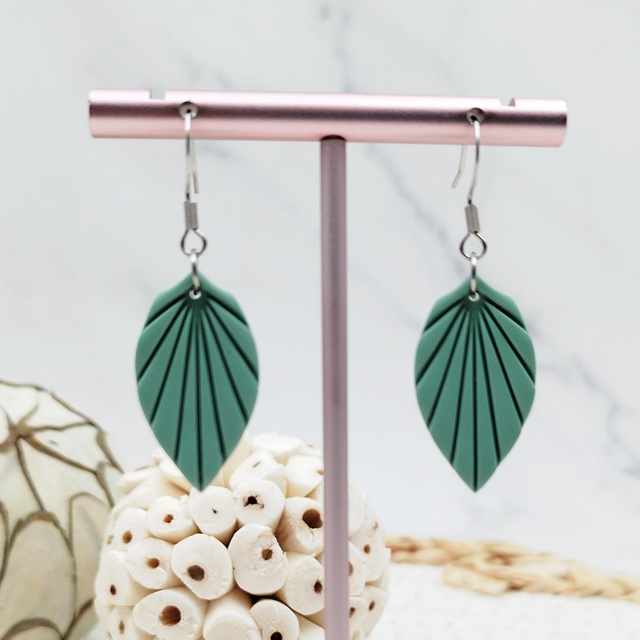 Boucles d'oreilles Feuille "Lancéa" Vert Absinthe Argenté