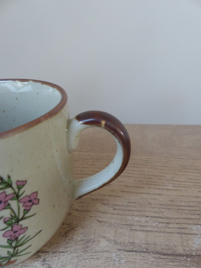 Ensemble de Deux Mugs en Grès Moucheté – Fleurs Sauvages – Style Bohème Rétro – Cadeau Cocooning pour Couple – Déco Maison de Campagne