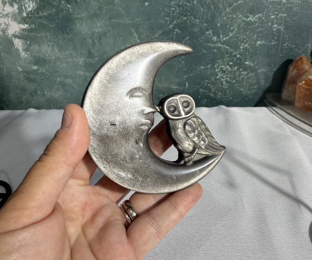 Sliver sheen obsidian owl on moon carving