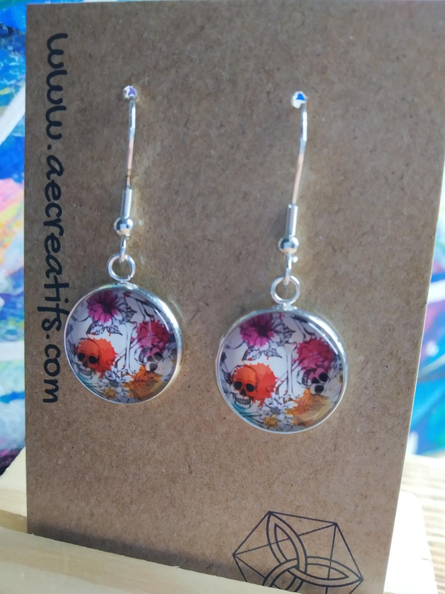 Boucles d&#039;oreilles cabochons tête de mort 