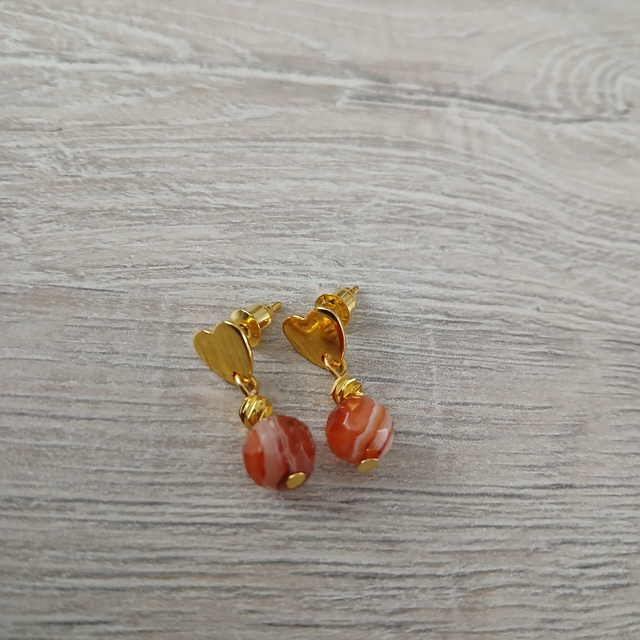 Oorbellen – Carneool hartje – goudkleurig RVS (1.269)