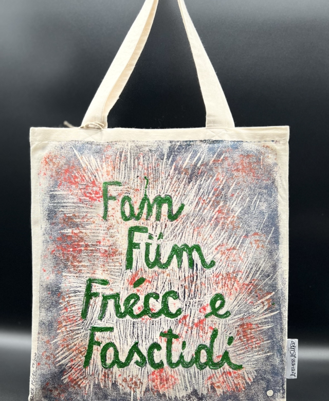 Shopper in cotone stampato “Famm Füm Frecc e Fasctidi”