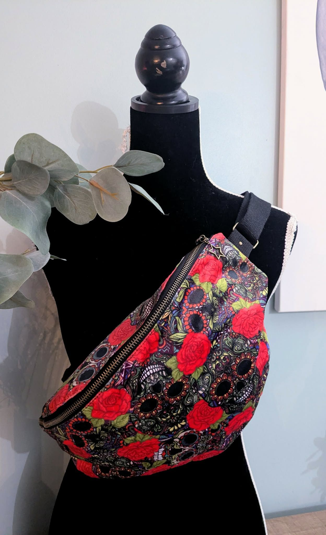 Sac banane grand modèle velours skull