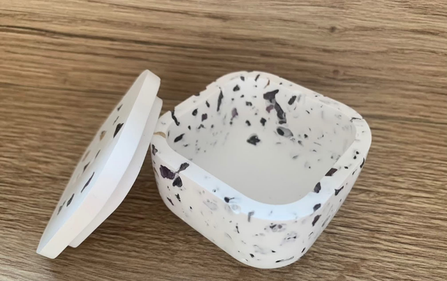 Coffret à bijoux  incrustée de chips en Améthyste