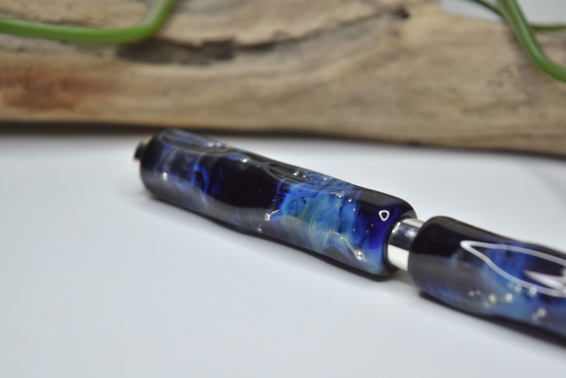 STYLO A BILLE FACETTES FIL D'ARGENT MONTURE ARGENT