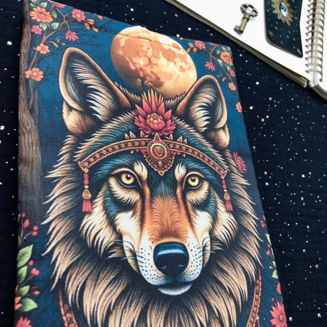 Pochette format liseuse - La louve chaman