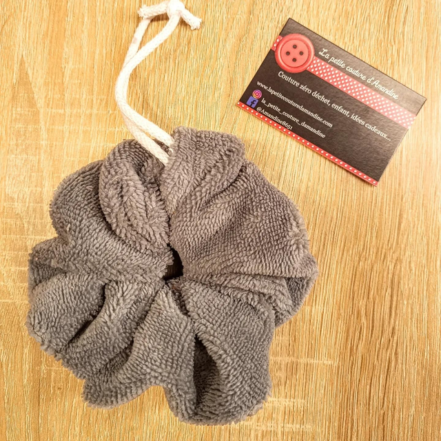 Fleur de douche grise