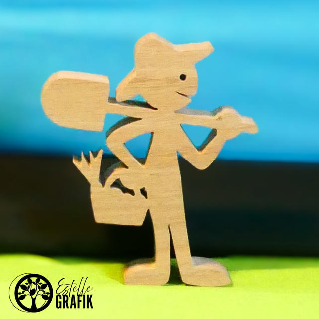 Sculpture en Bois d’un Jardinier, d&#039;une Jardinière