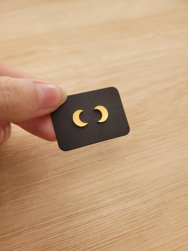 Gold stainless steel crescent moon stud earrings - SL-016