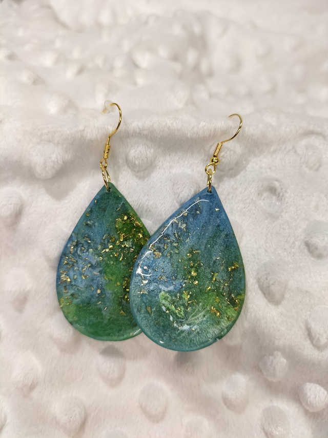 Boucles d&#039;oreilles gouttes brillantes