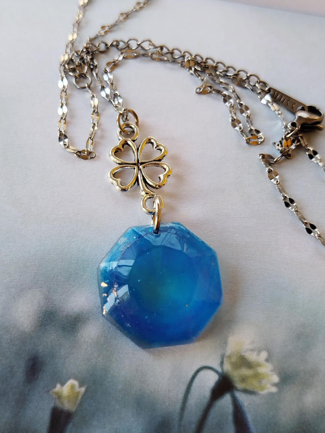 Bleu Porte-Bonheur 