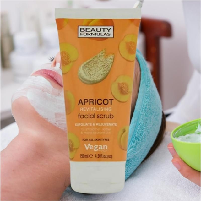Apricot Revitalising Facial Scrub – 150ML | Deep Cleansing & Exfoliation