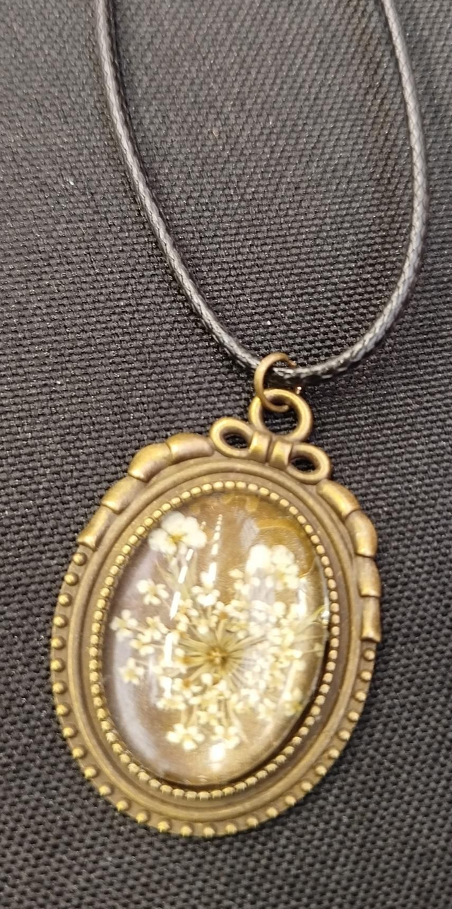 Pendentif fleur de carotte sauvage 