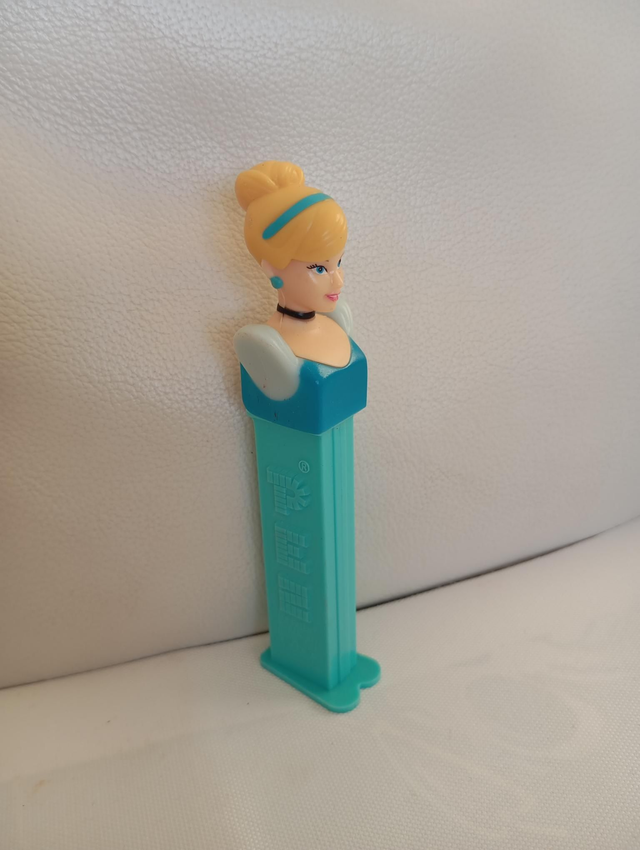 Distributeur PEZ Cendrillon
