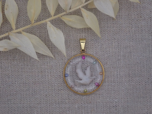 médaille Colombe - perles multicolores